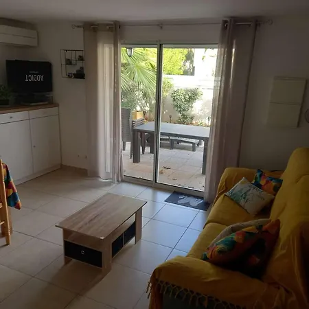 2 Avec Terrasse Ensoleillee, Cap D'agde - Fr-1-249-443 Holiday home